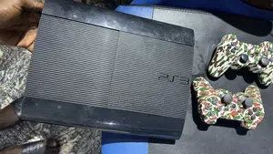 PS3 Ultra-Slim With 2 Pads
