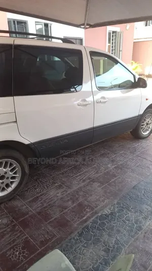 Toyota Sienna 2000 White
