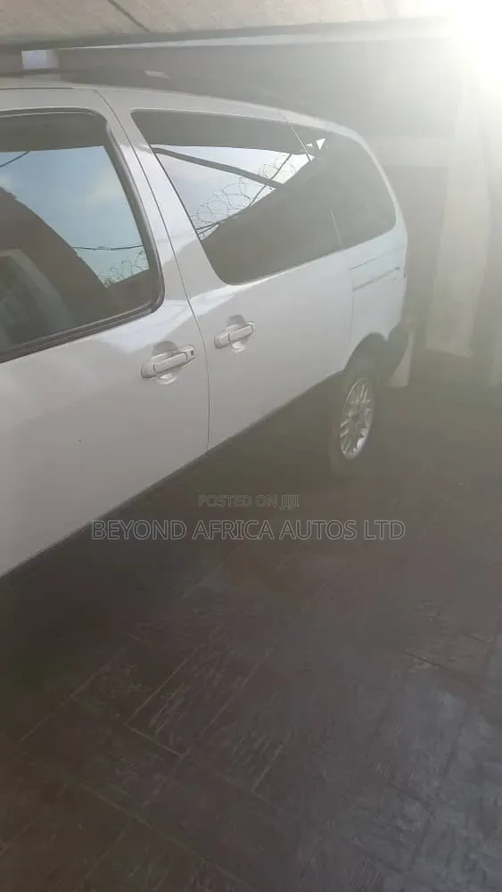 Toyota Sienna 2000 White