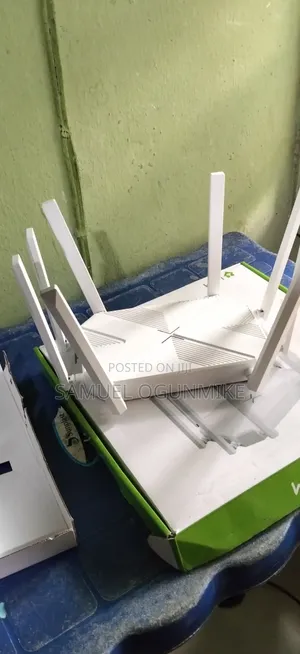 AC1200 Dual Band WiFi Gigabit Router