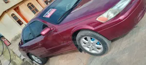 Toyota Camry 2000 Red