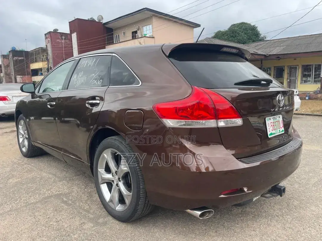Toyota Venza 2010 Brown