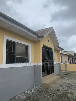 3bdrm Apartment in Diamond Estate, Iseri Olofin for rent