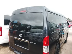 Toyota HiAce 2015 Grey