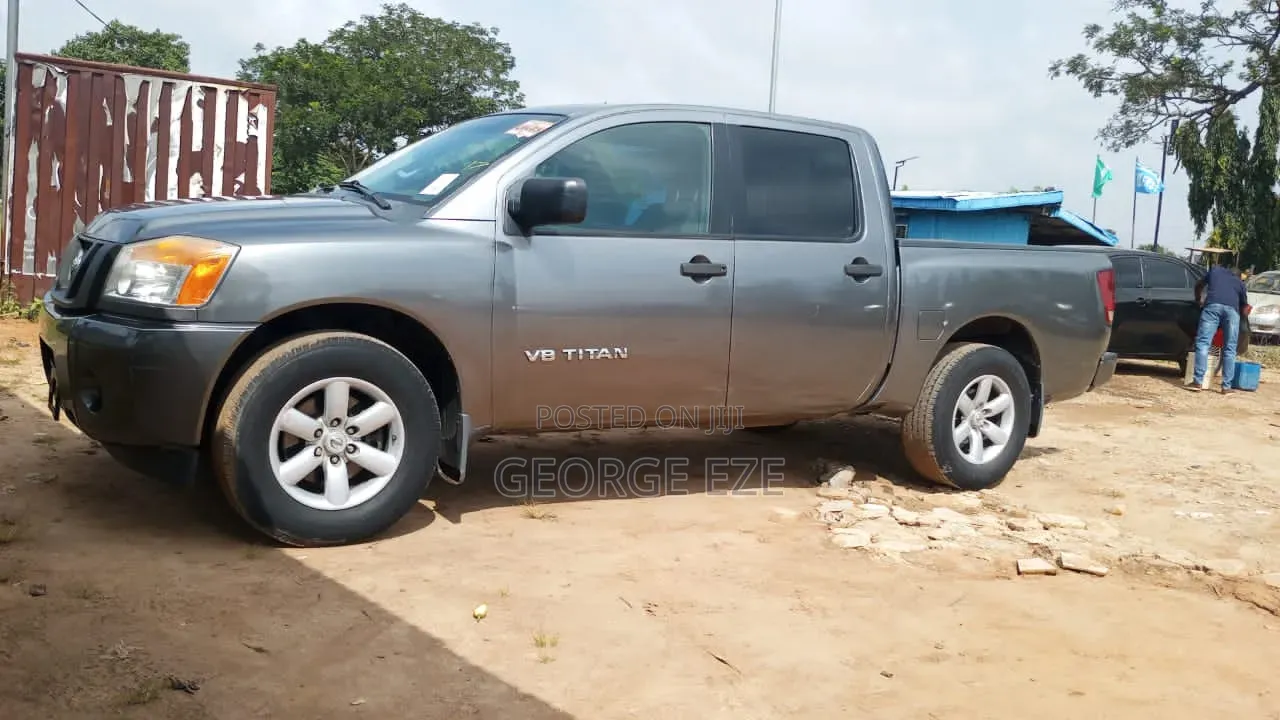 Nissan Titan 2015 Gray