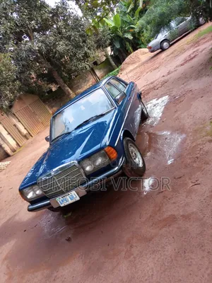 Mercedes-Benz 230E 1985 Blue