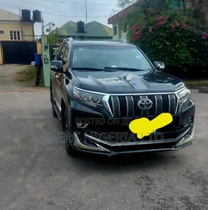 Toyota Land Cruiser Prado 2017 Black