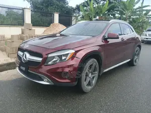 Mercedes-Benz GLA 250 2015 Red