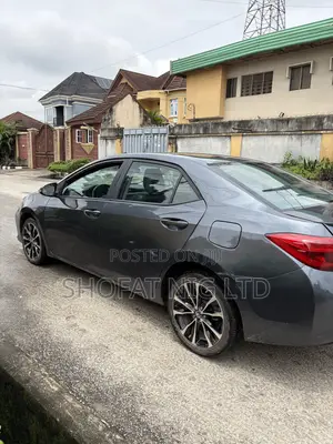 Toyota Corolla 2017 Gray