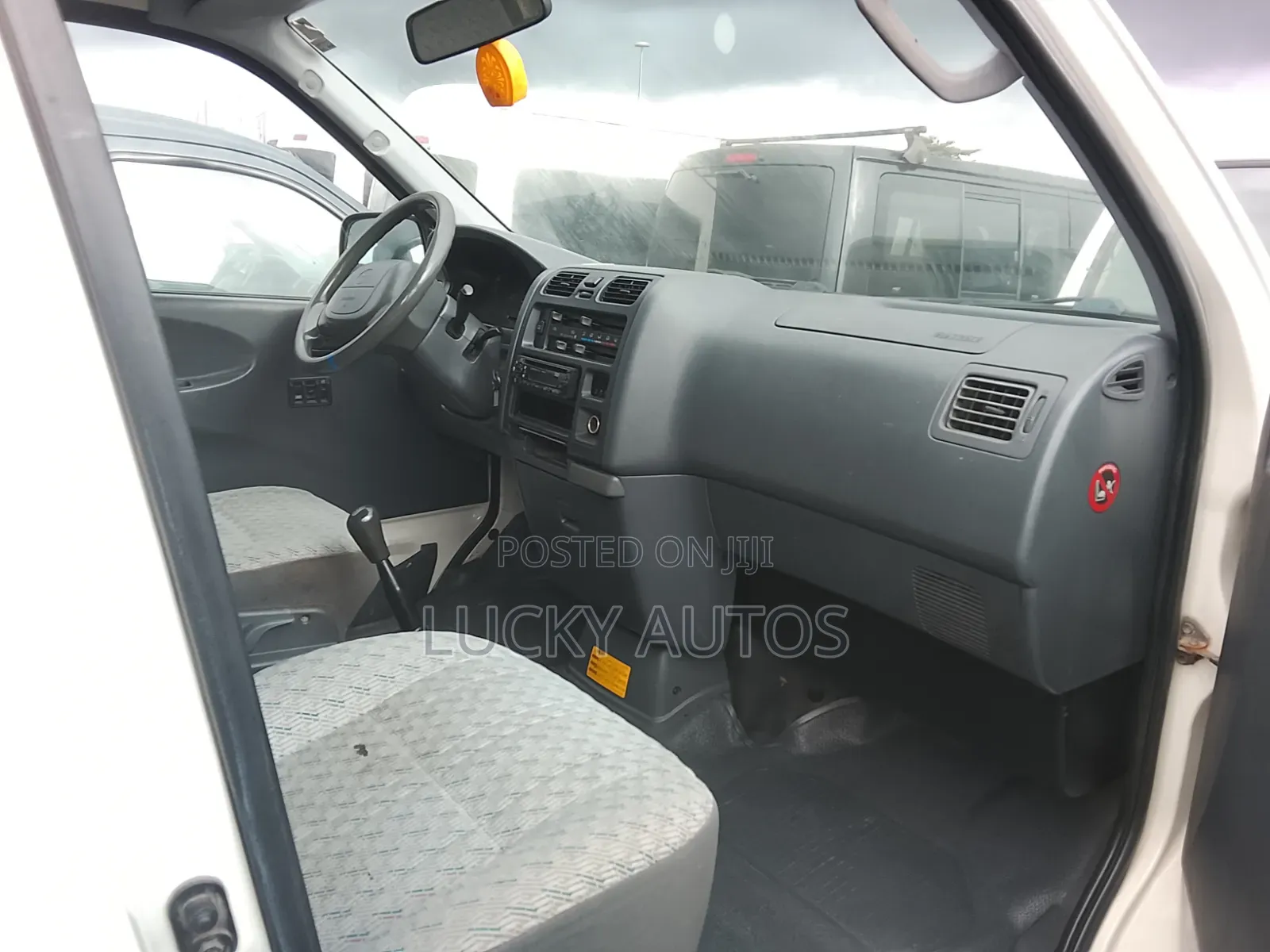 Toyota HiAce 2005 White