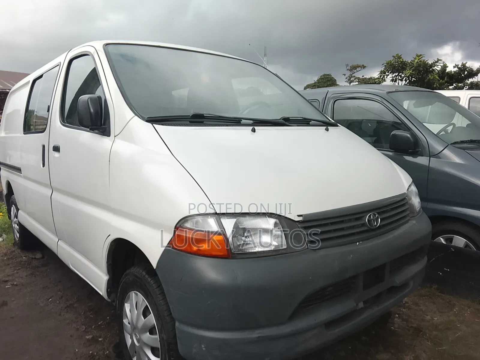 Toyota HiAce 2005 White