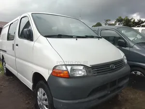 Toyota HiAce 2005 White
