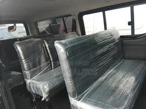 Toyota HiAce 2013 Black