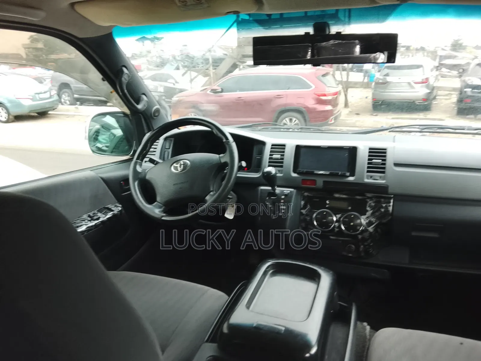Toyota HiAce 2013 Black
