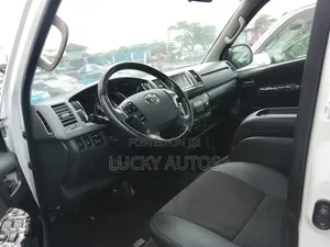 Toyota HiAce 2013 White