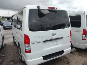 Toyota HiAce 2013 White