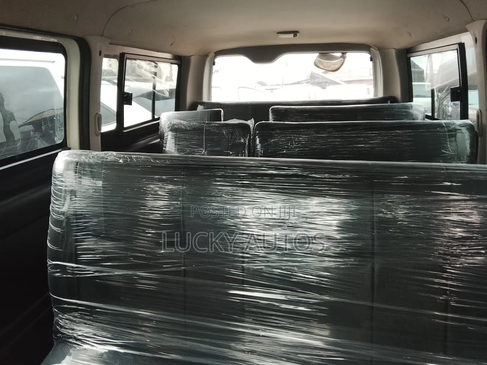 Toyota HiAce 2013 White
