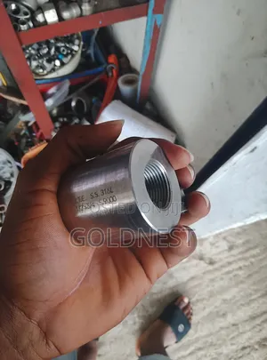 Class 9000 316L Stainless Steel Reducing Coupling - 1/2" X 3/4"