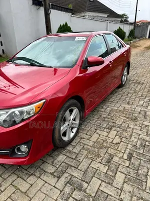 Toyota Camry SE 4dr Sedan (2.5L 4cyl 6A) 2013 Red