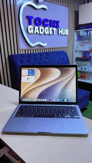 Laptop Apple MacBook Pro 2022 M2 8GB Apple M2 SSD 250GB