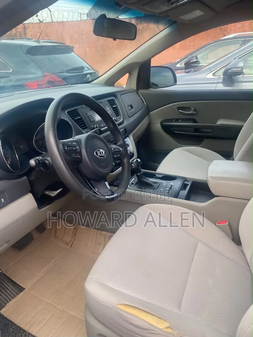 Kia Sedona 2016 Silver