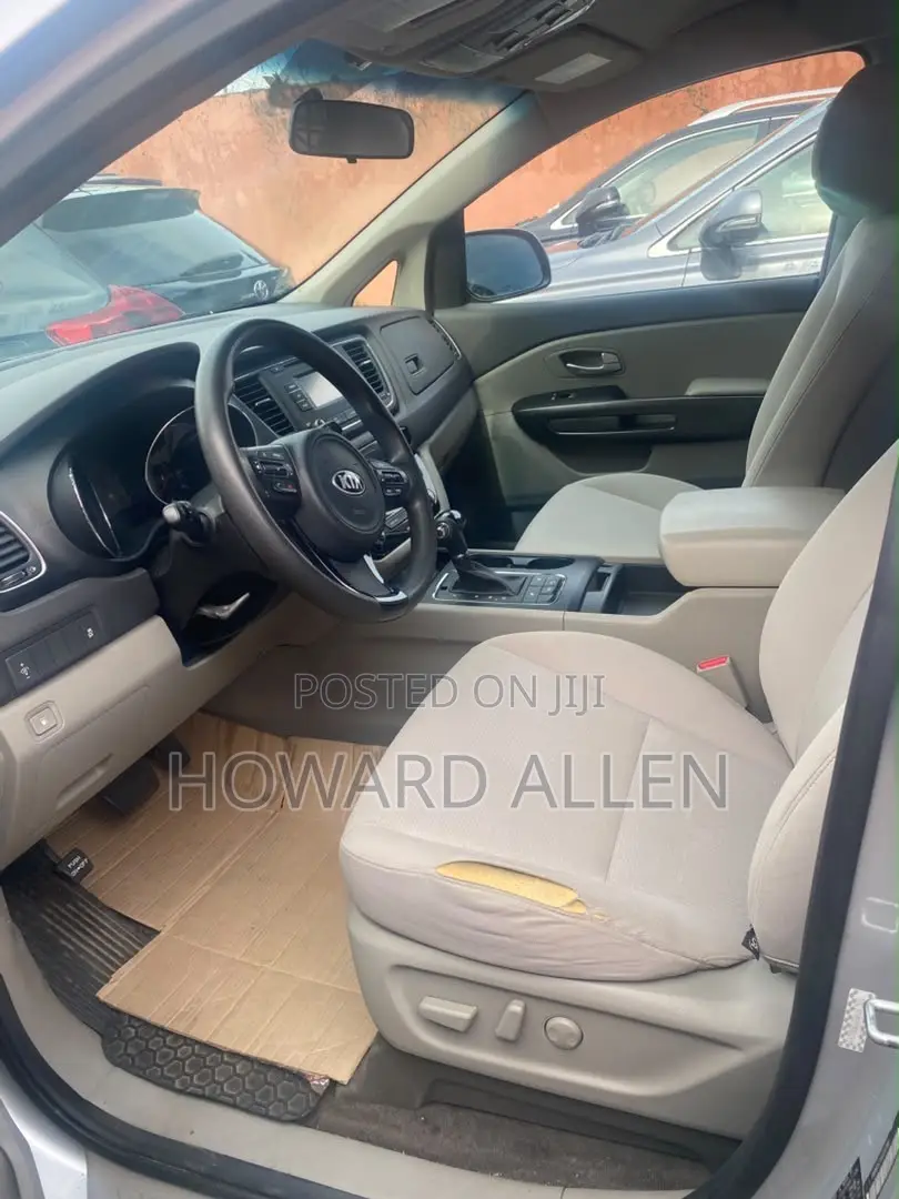 Kia Sedona 2016 Silver
