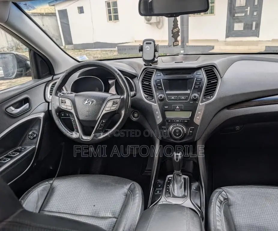 Hyundai Santa Fe 2012 Gray