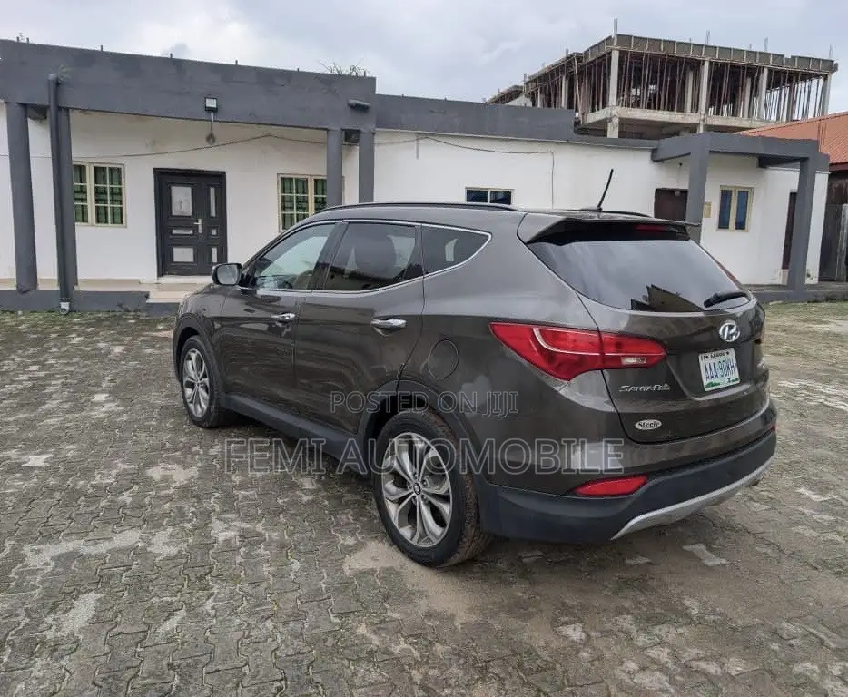 Hyundai Santa Fe 2012 Gray
