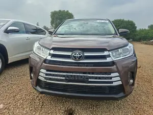 Toyota Highlander 2019 Brown