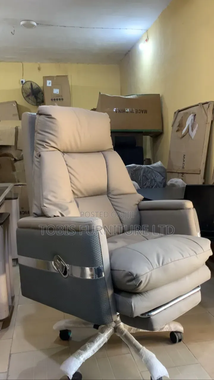 Luxury Executive Office Chair With Footrest