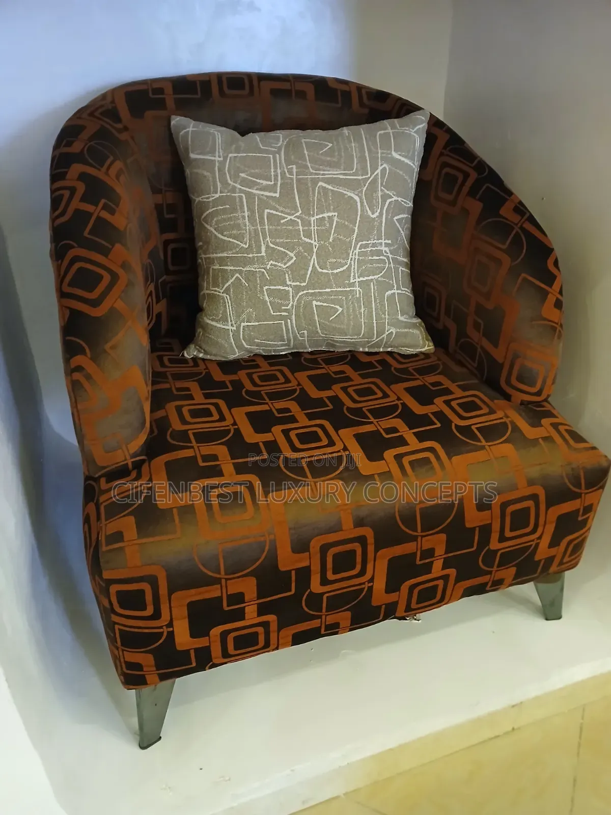 Luxury Single Armed Sofa Chair