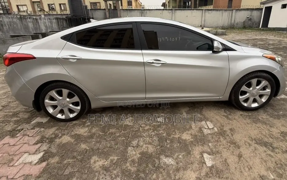 Hyundai Elantra 2013 Silver