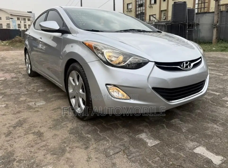Hyundai Elantra 2013 Silver