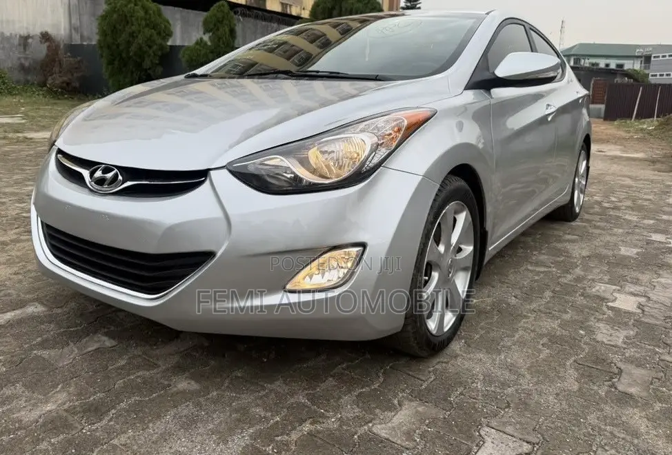 Hyundai Elantra 2013 Silver