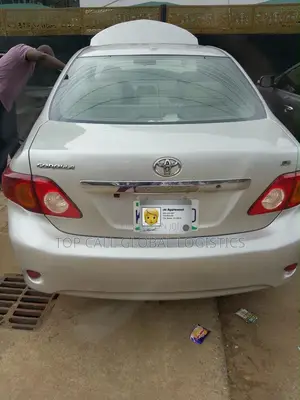 Toyota Corolla LE 4dr Sedan (1.8L 4cyl 4A) 2010 Silver