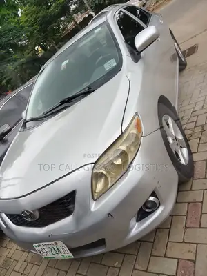 Toyota Corolla LE 4dr Sedan (1.8L 4cyl 4A) 2010 Silver