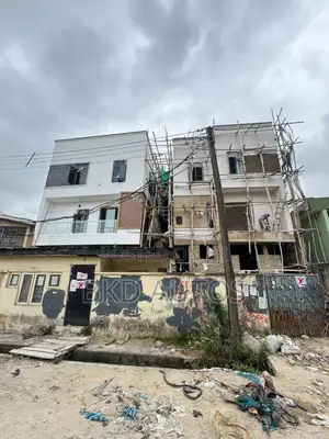 4bdrm Duplex in Surulere for sale