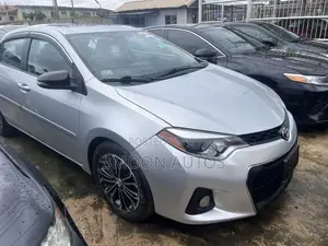 Toyota Corolla S 4dr Sedan (1.8L 4cyl CVT) 2014 Silver