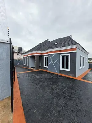 3bdrm Bungalow in Akoto Estate Elebu, Akala Express for sale
