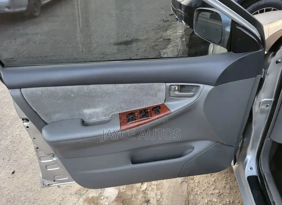 Toyota Corolla 2005 Silver