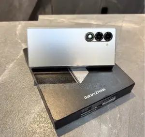 New Samsung Z 16 GB Silver