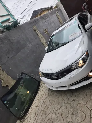Toyota Camry 2016 Windscreen Glass Available Installed at Chimatex