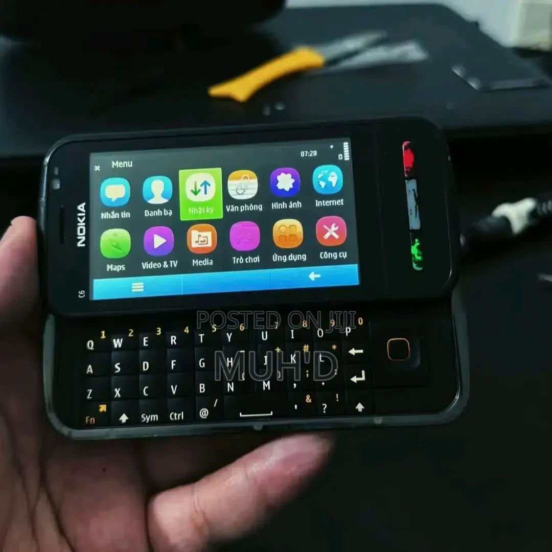 Nokia C6