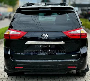 Toyota Sienna 2018 Black
