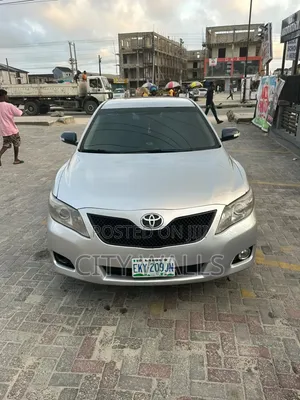 Toyota Camry 2010 Silver
