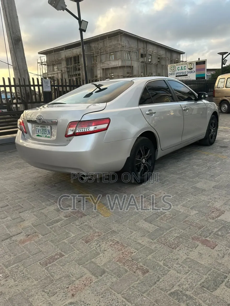 Toyota Camry 2010 Silver
