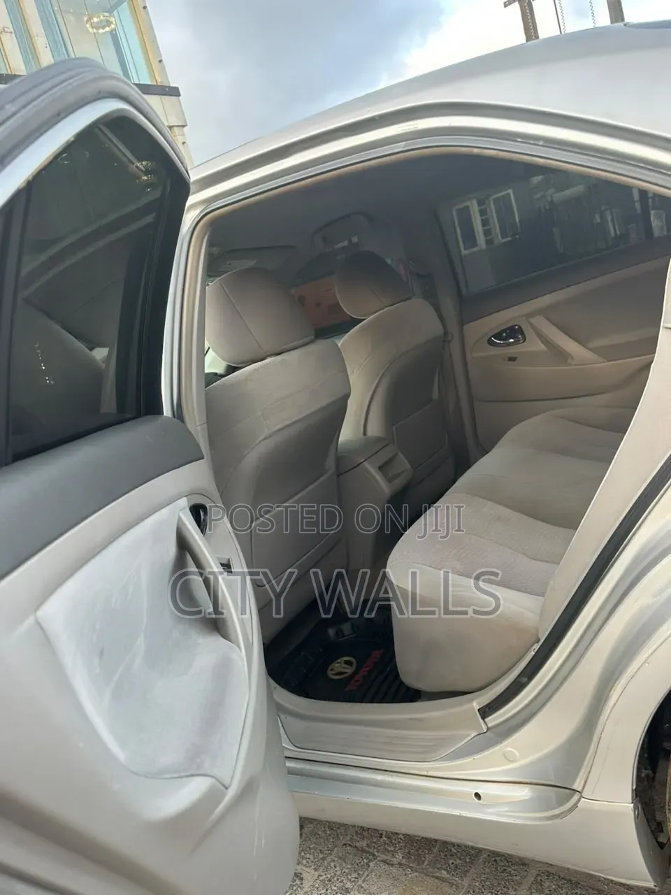 Toyota Camry 2010 Silver