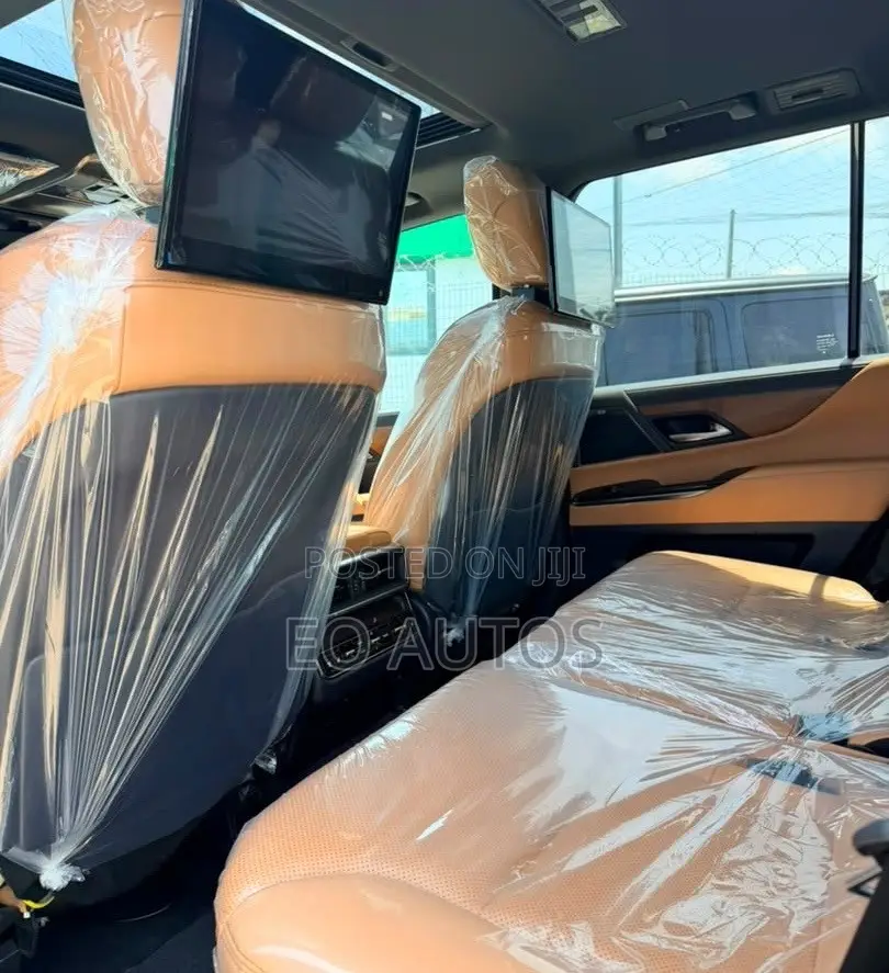 Lexus LX 2022 Green