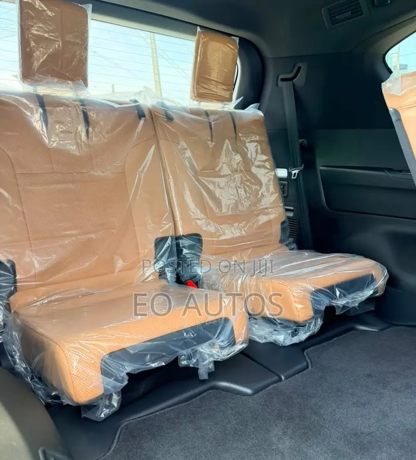 Lexus LX 2022 Green
