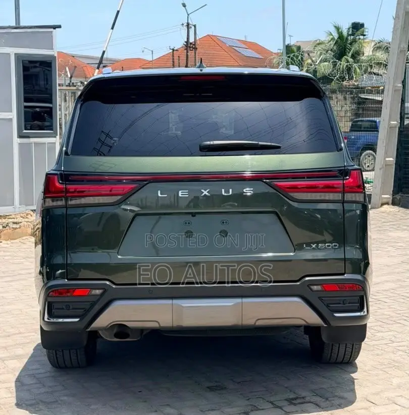 Lexus LX 2022 Green